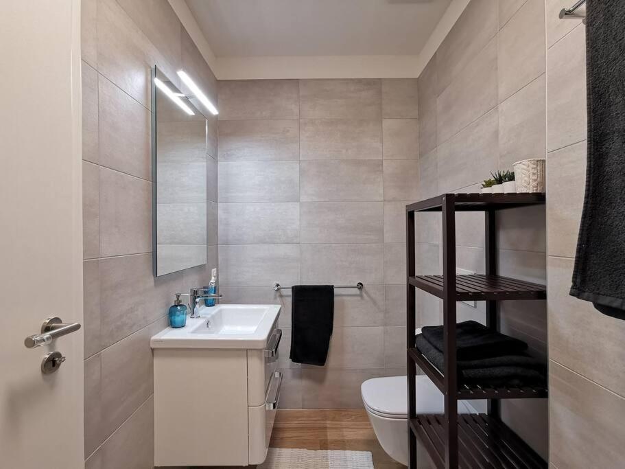 Experience The Loft! Loft 18, Downtown, Near The Lake Free Parking Available Лугано Екстер'єр фото